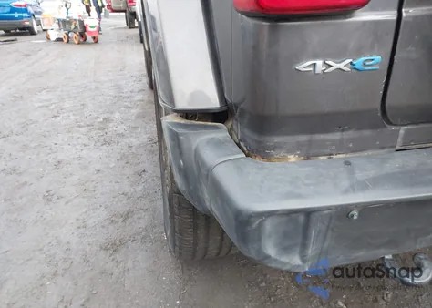 2021 Jeep Wrangler 4Xe Unlimited Sahara 4X4 from USA, damaged, VIN 1C4JJXP69MW775579